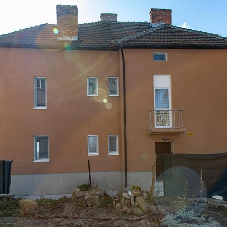 Hotel Navial Gabrovo Esterno foto