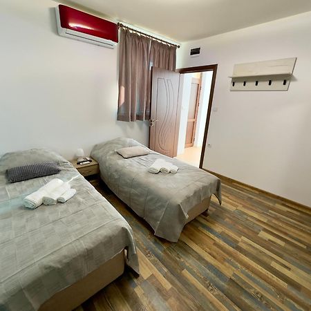 Hotel Navial Gabrovo Esterno foto